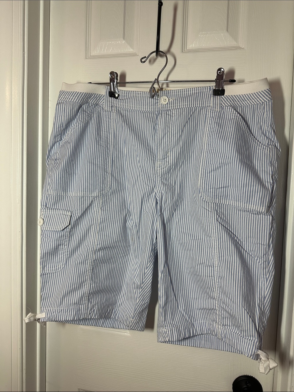 Striped Blue & White Casual Cargo Shorts. 0012
